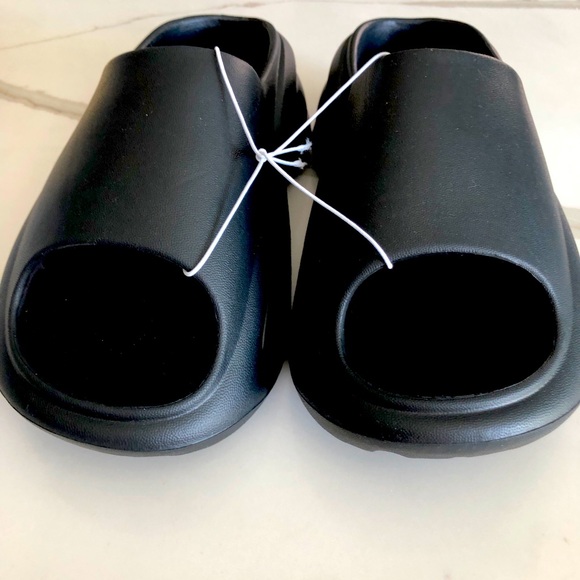 DIUS slides. Size 6.5-7 - Picture 2 of 4